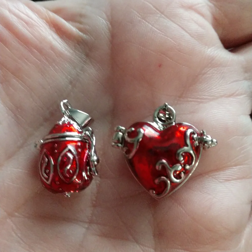 2 Cremation Keepsakes Red Enamel Heart Egg Locket Pendants Red - Picture 3 of 13